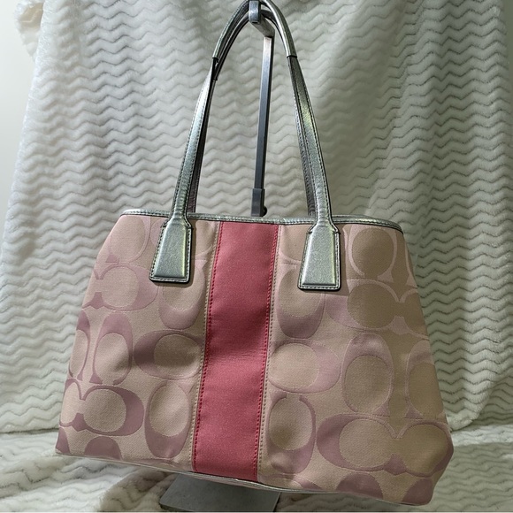 Coach Purse - Peony pink - Picture 3 of 15
